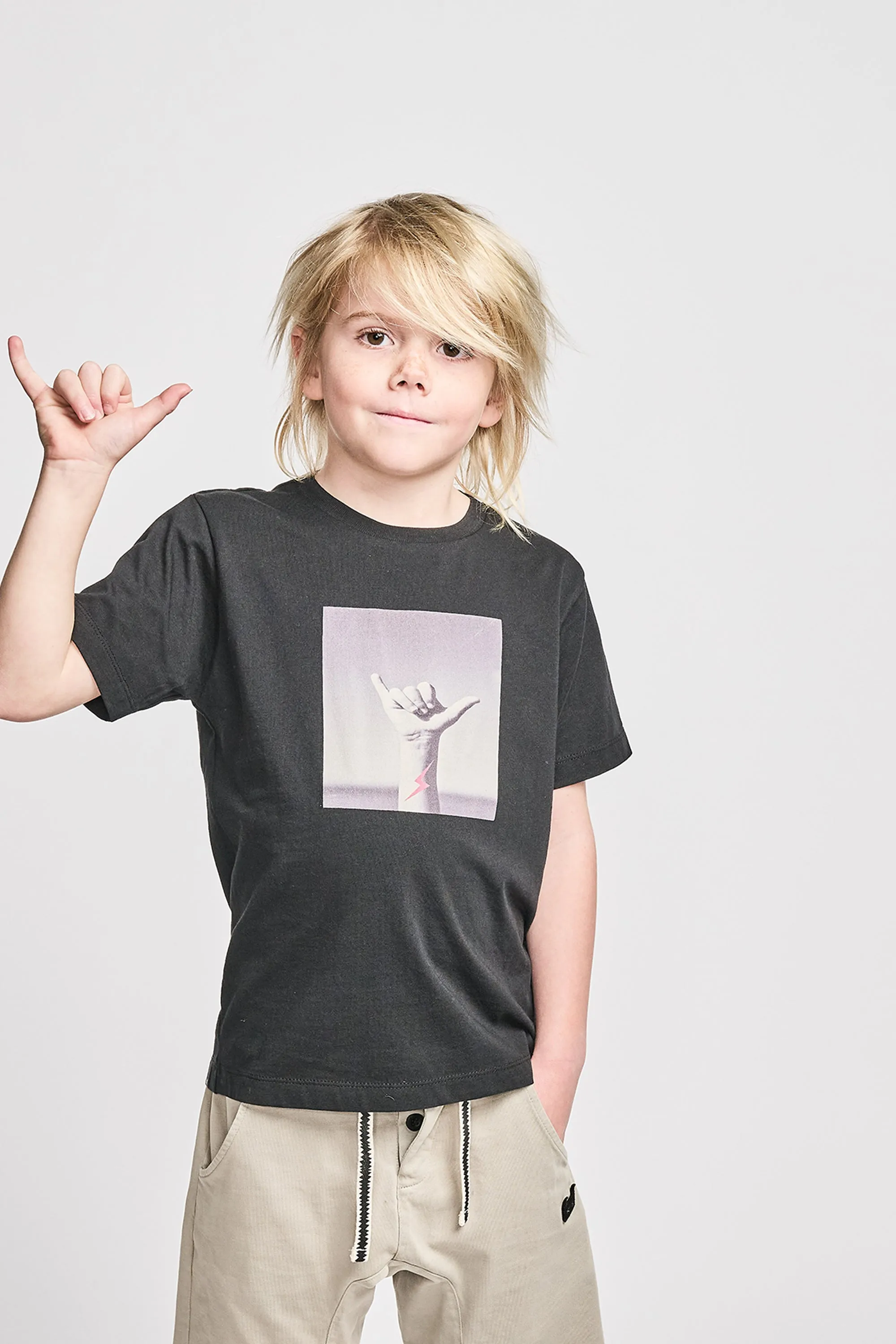HANGIN TEE