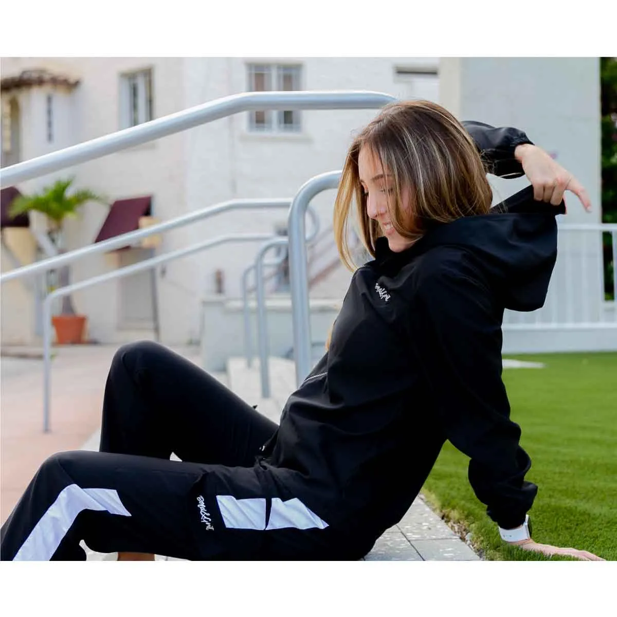 PROTECTIVE BLACK AND WHITE WOMEN'S JACKET-FACE MASK INCLUDED